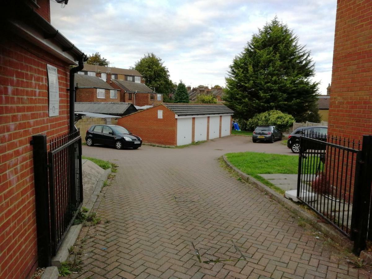 Apartament Metrolets 2 Luton  Zewnętrze zdjęcie